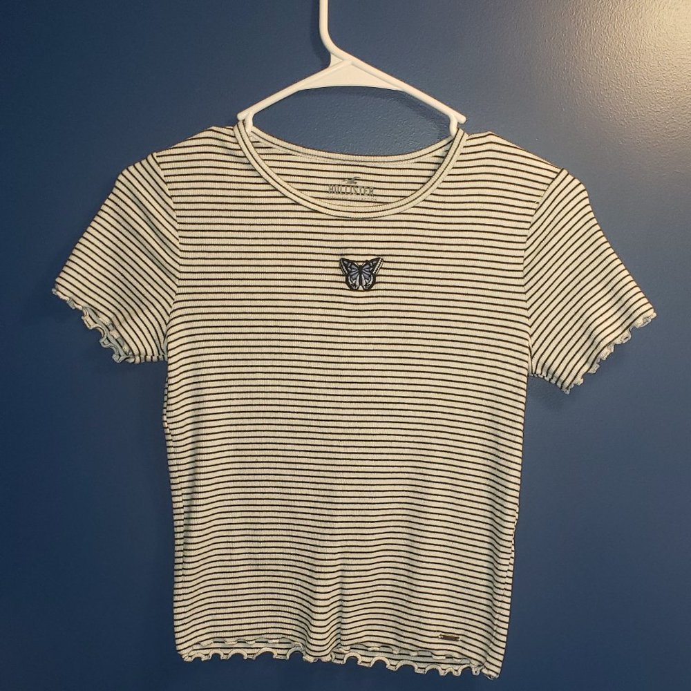 Hollister Size XS Must Have Collection Tee